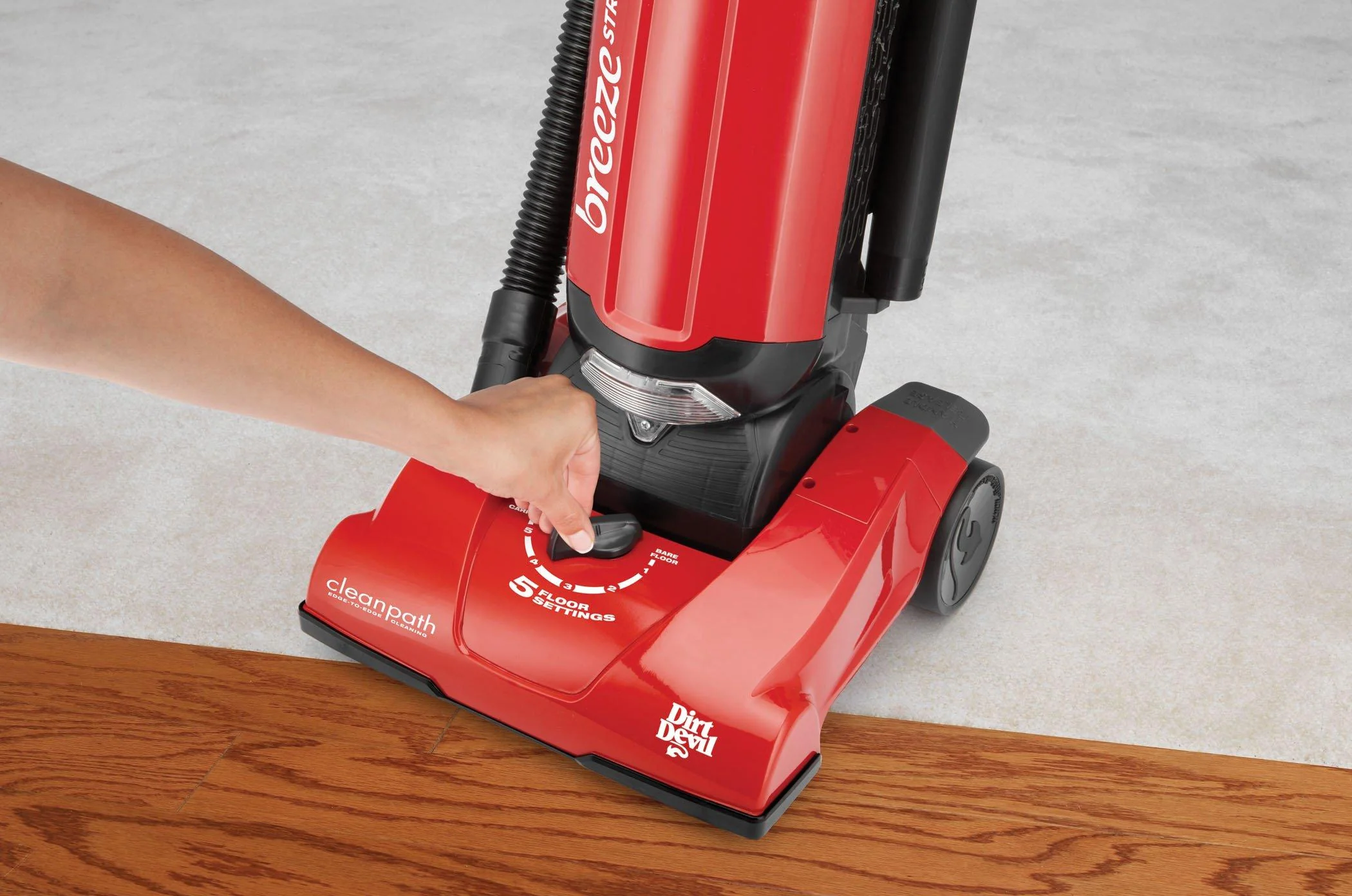 Breeze Stretch Bagged Upright Vacuum - Image 4